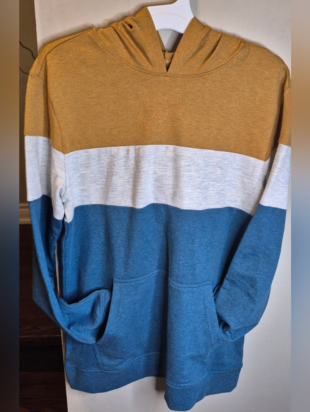 Young Men's Colorblock Hooded Sweater - Mustard, White & Blue. Sz 12-14